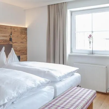 Garni - Restaurant Kaminstube Hotell 4*