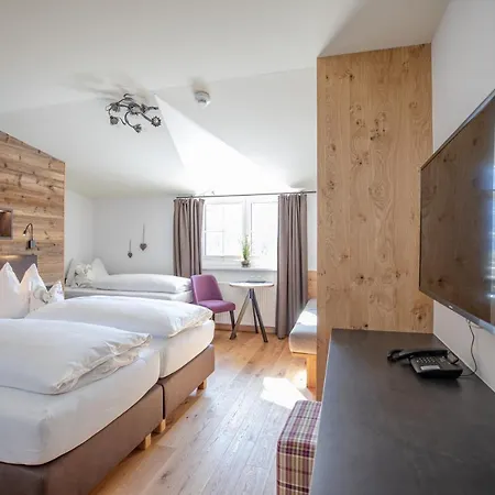 Garni - Restaurant Kaminstube サンクト・アントン・アム・アールベルク