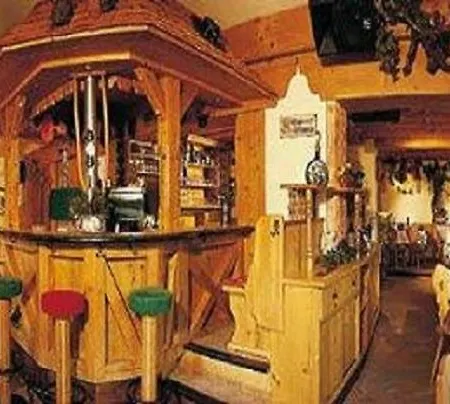 Garni - Restaurant Kaminstube 4*