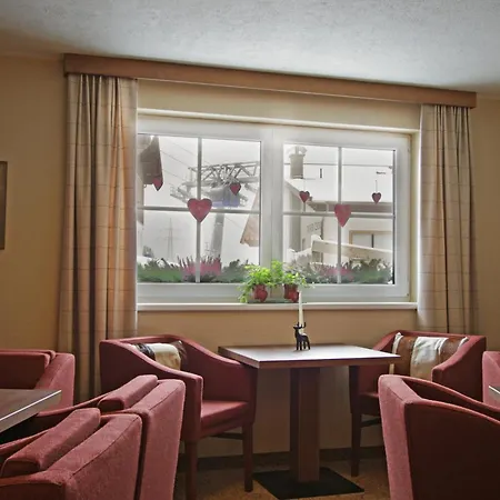 Garni - Restaurant Kaminstube Hotell Sankt Anton am Arlberg