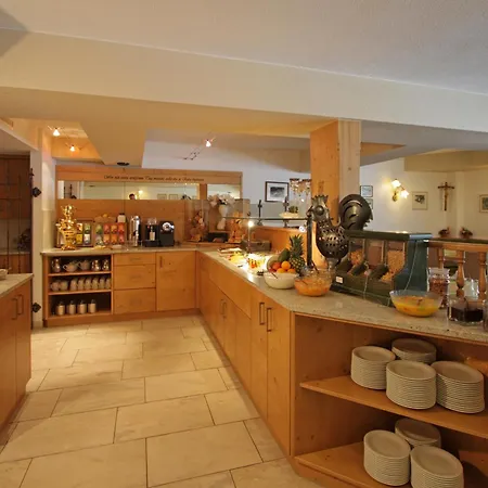 Garni - Restaurant Kaminstube 4*