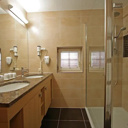 ホテル Garni - Restaurant Kaminstube