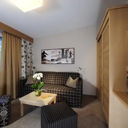 ホテル Garni - Restaurant Kaminstube 4*