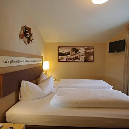 Hotel Garni - Restaurant Kaminstube 4*