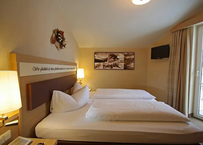 מלון Garni - Restaurant Kaminstube 4*