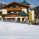 Hotel Garni - Restaurant Kaminstube 4*