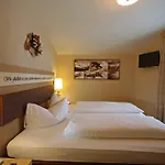 Hotel Garni - Restaurant Kaminstube 4*