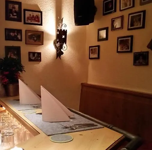 Ξενοδοχείο Garni - Restaurant Kaminstube 4*