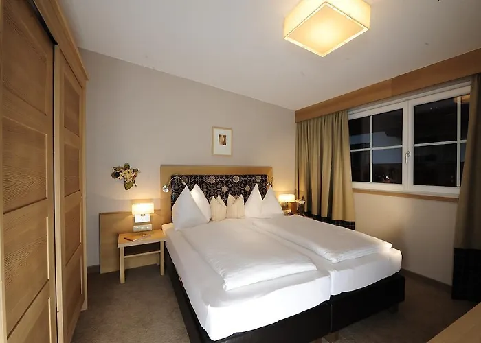 Garni - Restaurant Kaminstube Σανκτ Αντόν αμ Άλμπεργκ