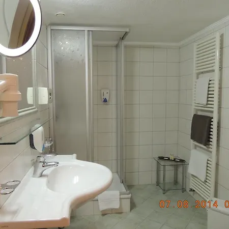 Garni - Restaurant Kaminstube 4*