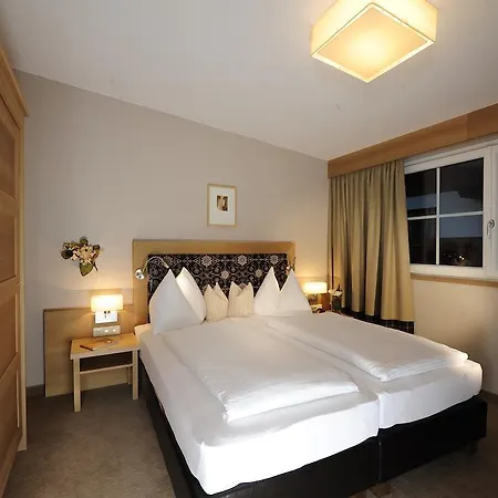 Garni - Restaurant Kaminstube Sankt Anton am Arlberg