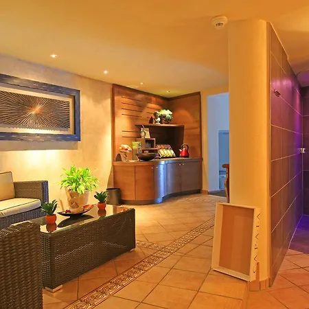 Garni - Restaurant Kaminstube Hotel