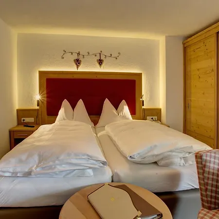 Garni - Restaurant Kaminstube 4*