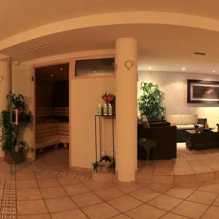 Hotel Garni - Restaurant Kaminstube Sankt Anton am Arlberg